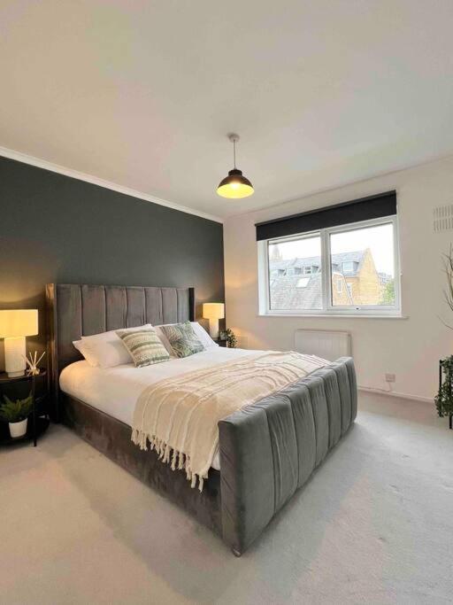 Appartement Beautiful Windsor 2 Bed, Perfect Location, 5 Mins Walk To Centre, Free Parking, Legoland, Ascot Extérieur photo